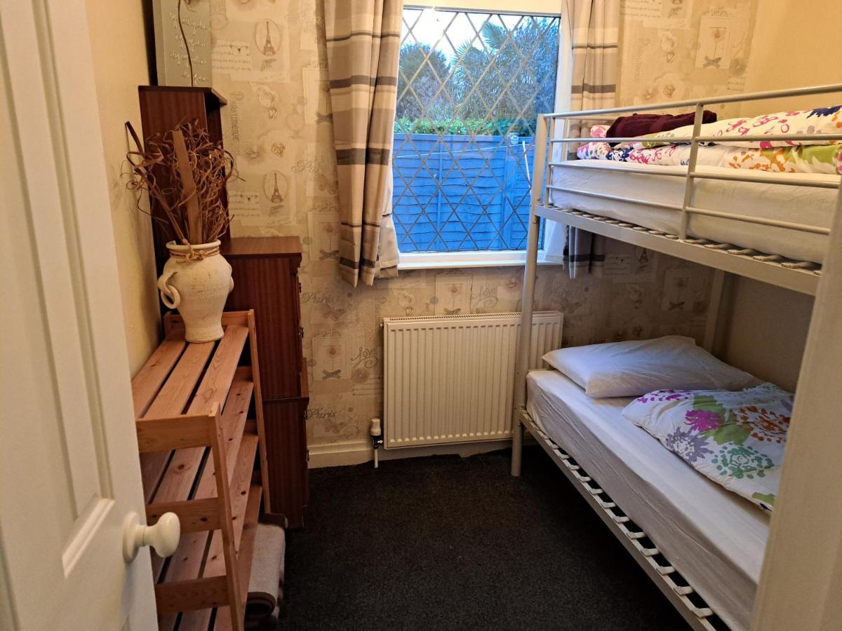 Beach & Tonic Beachside Chalet Humberston Экстерьер фото