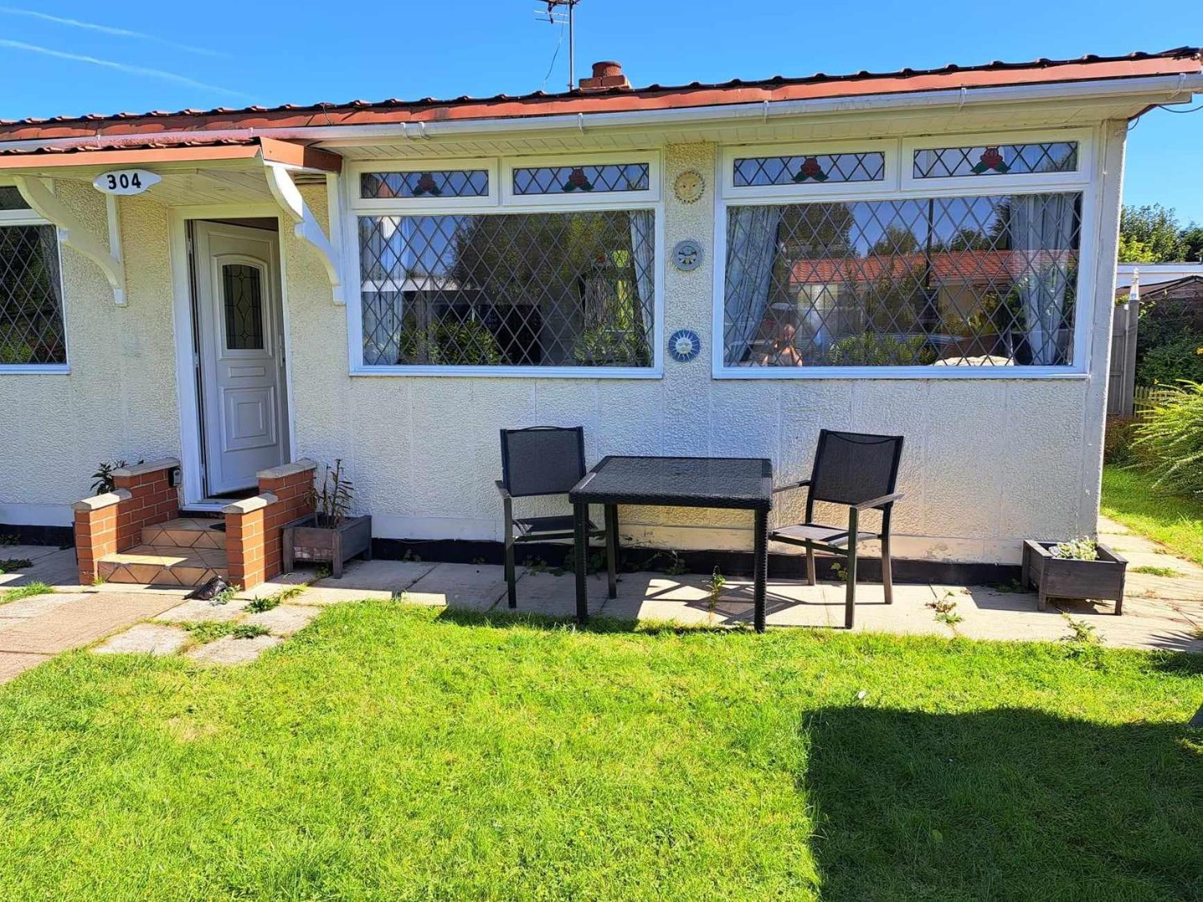 Beach & Tonic Beachside Chalet Humberston Экстерьер фото